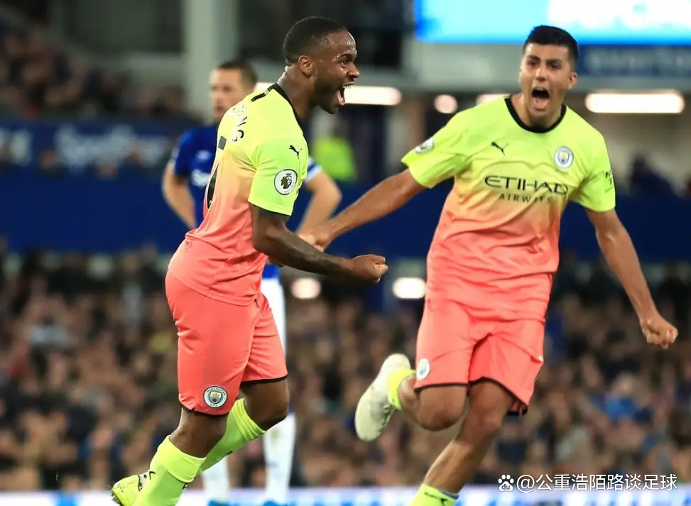 开元棋牌官网-曼城训练开放日；国际比赛日主帅复盘引欢呼；社区盾在即；团队化学反应显著(实况足球守门员出击)