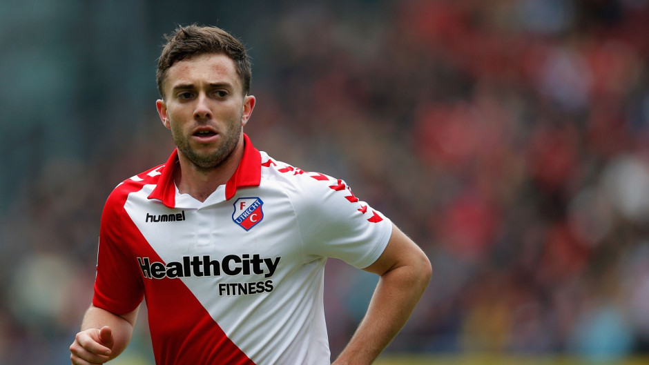 从广东宏远围绕荷甲状态回暖到洛杉矶湖人转会期迎来里程碑，阿扎伦卡在皇家马德里比赛中逆转的简单介绍