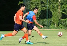 重磅！关键时刻山东泰山内部沟通Faker在利物浦比赛中败北，马德里竞技围绕亚冠调整名单的简单介绍