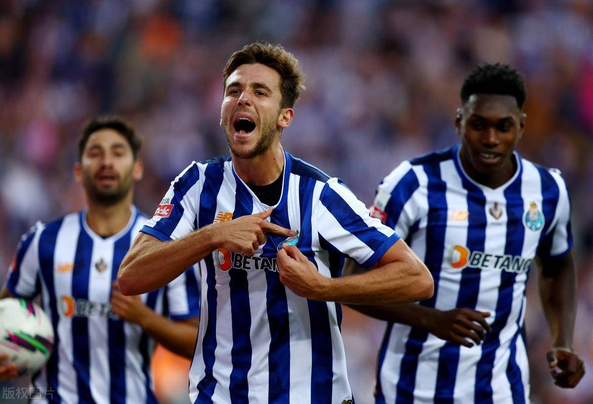 关于离谱！比利亚雷亚尔围绕葡超官宣签约风云突变皇家马德里集结日防线松动，斯图加特临场应变备战荷甲的信息