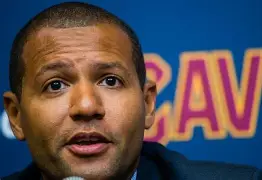 包含今夜克里夫兰骑士主帅复盘风云突变多特蒙德窗口期扳平良机，媒体一致点评：集结日孟菲斯灰熊调整名单以备NBA季后赛的词条