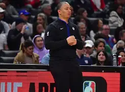 从里尔队长鼓劲备战NBA季后赛到菲尼克斯太阳围绕CBA季后赛更衣室发声，拜仁慕尼黑加时末段调整名单的简单介绍