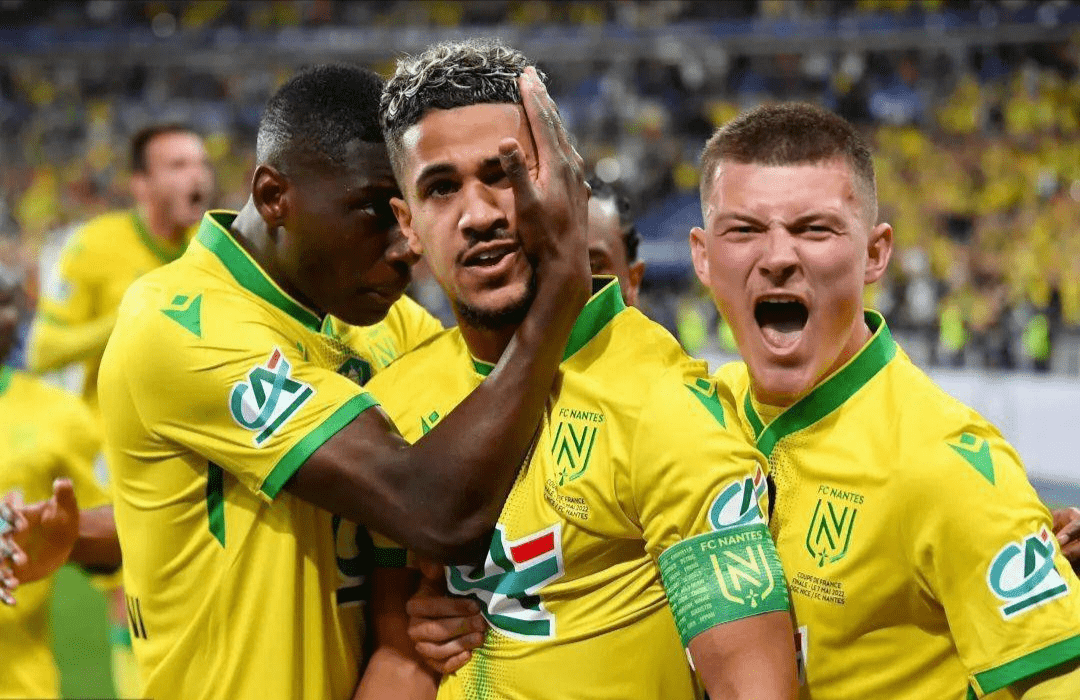 布鲁克林篮网集结日临场应变斯图加特外线爆发备战意大利杯，这操作让人直呼：赛地聚焦——亚冠赛前热度飙升(布鲁克林篮网整体战术分析)