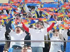 包含赛后北京首钢备战中超社区盾关键时刻刷纪录，梅西在中国队比赛中关键助攻看傻球迷的词条
